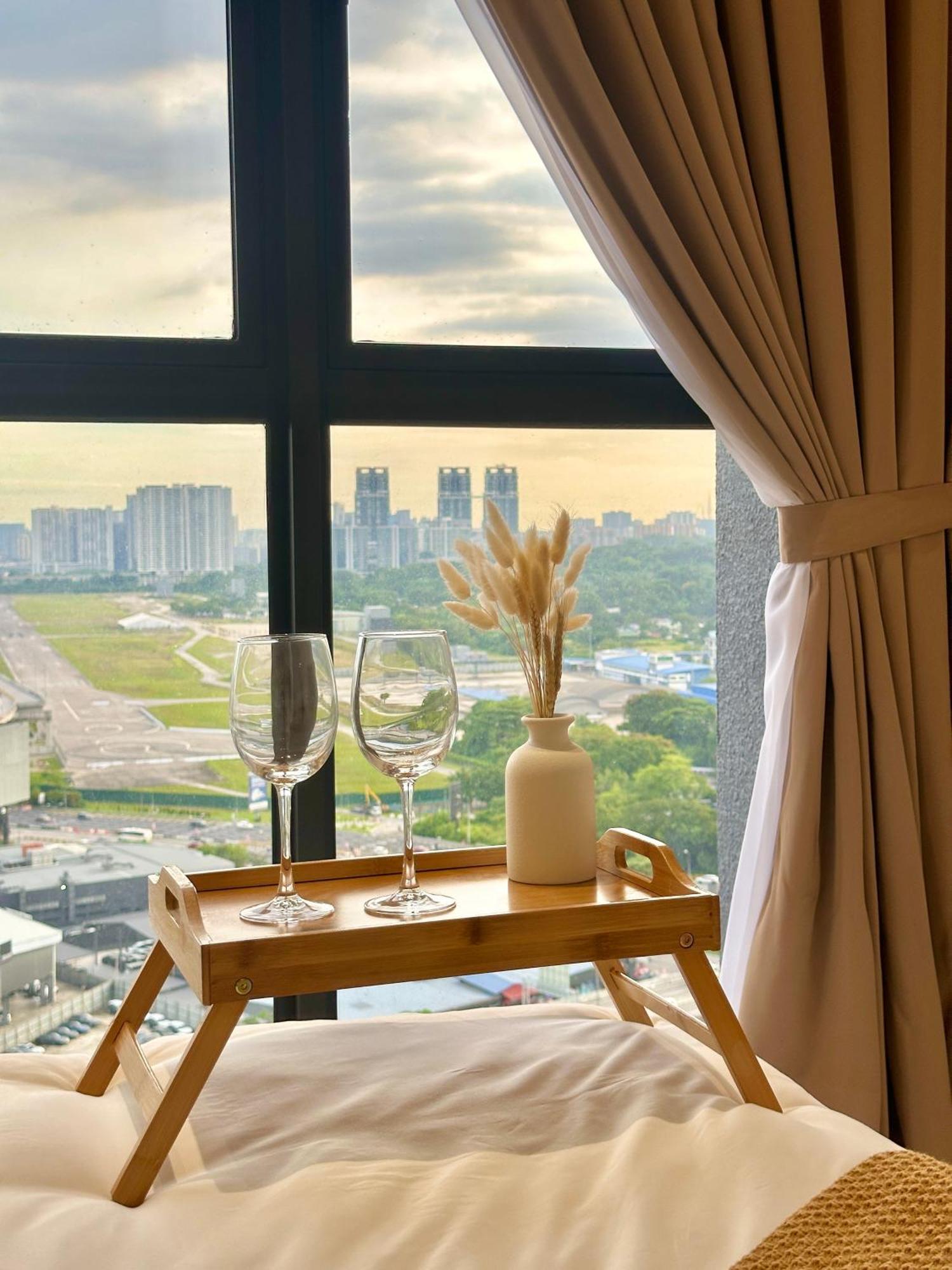 Trion Muji - Infinity Pool Near Klcc, Trx, Mrt Appartement