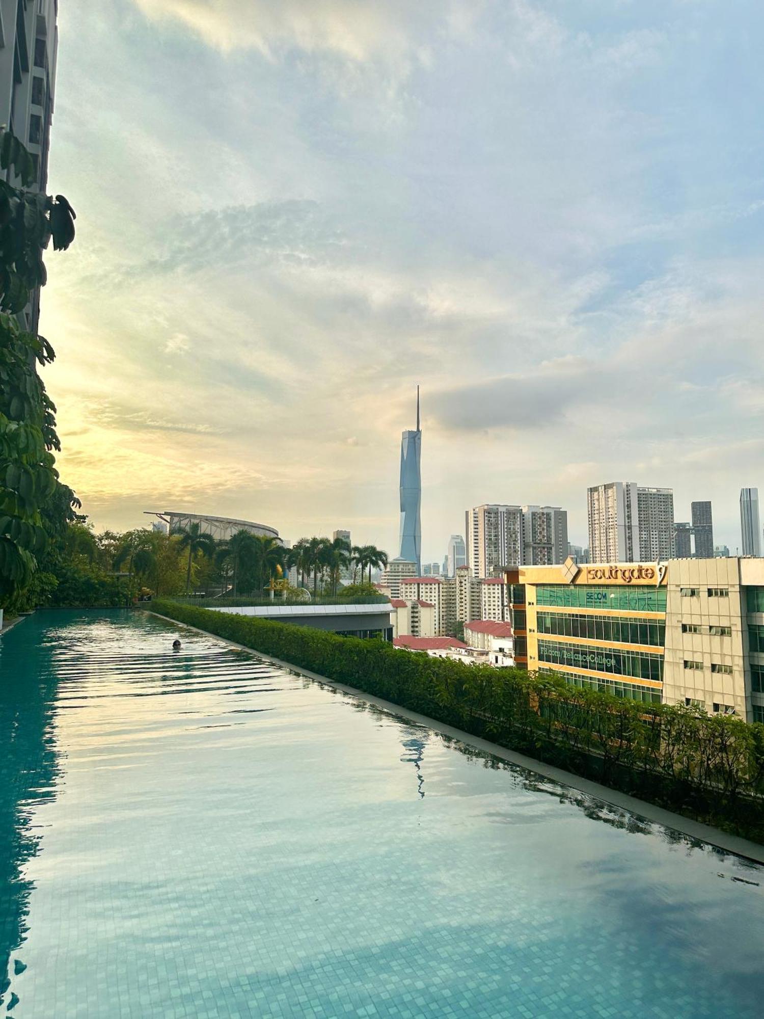 Trion Muji - Infinity Pool Near Klcc, Trx, Mrt Pangsapuri Kuala Lumpur